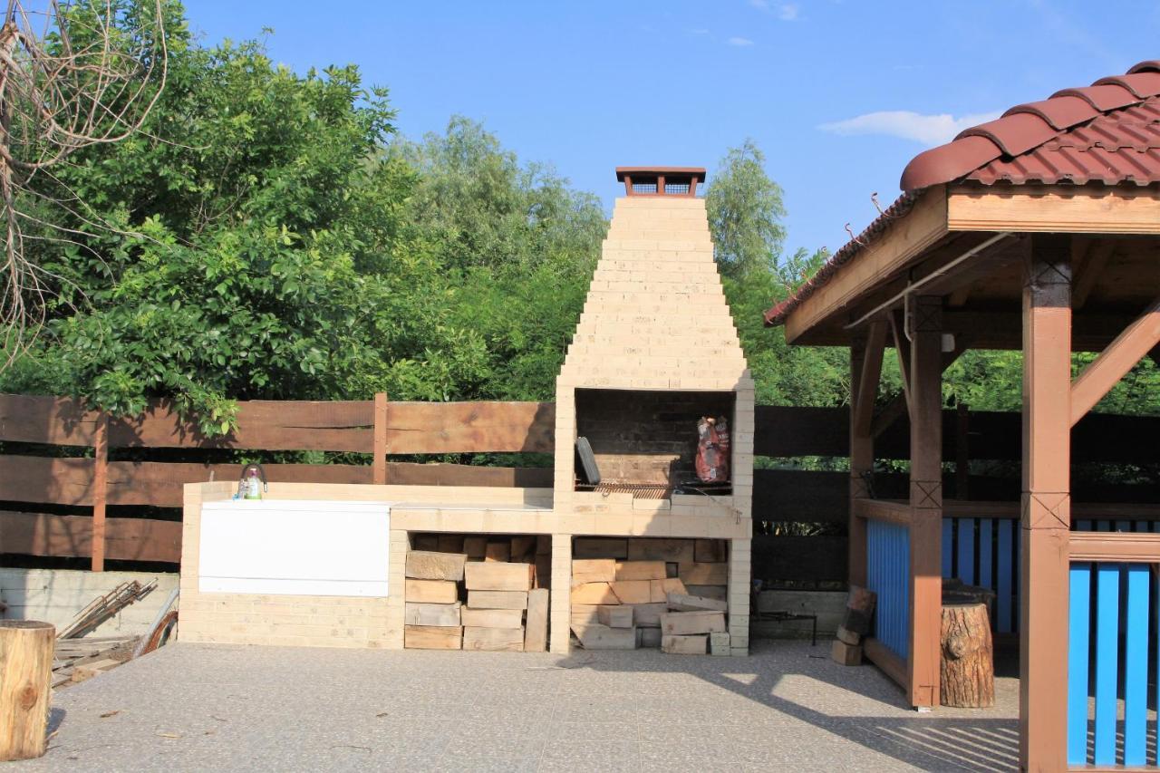 Camere De Inchiriat Băltenii de Sus Exterior photo